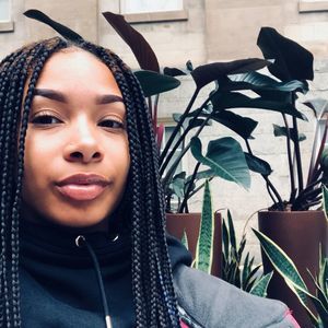 Meet your Posher, Alexia